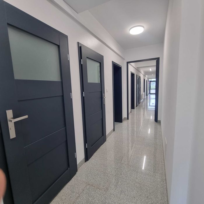 Lokal biurowy 52 m² – parter, 2 pokoje, parking, Ostrowiec Św.