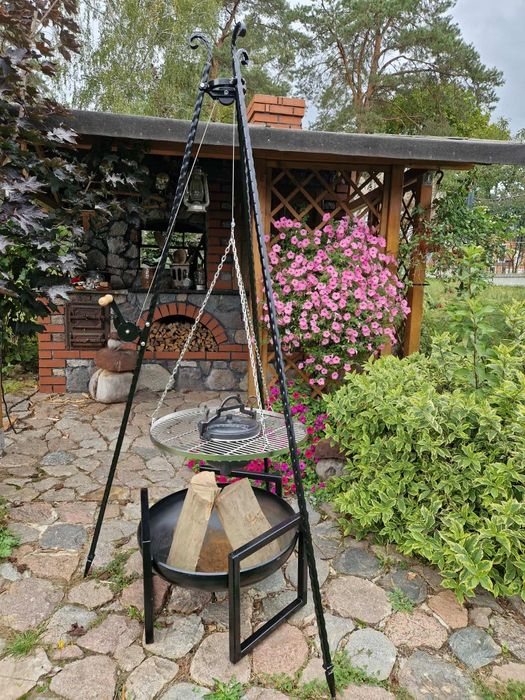 Grill ogniskowy trójnóg - kociołek