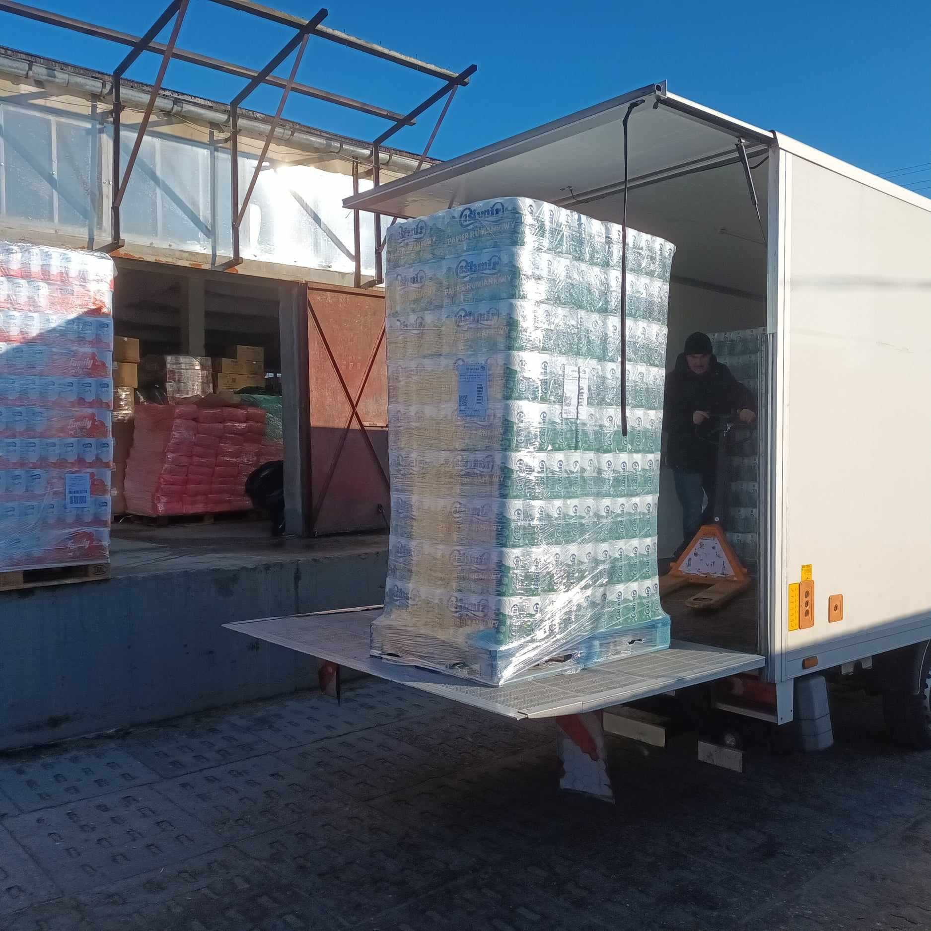 PRZEPROWADZKI TRANSPORT  Utylizacja mebli auta z windą Łódź okolice