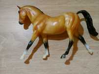 Breyer Classics 953 - Buckskin hanoverian