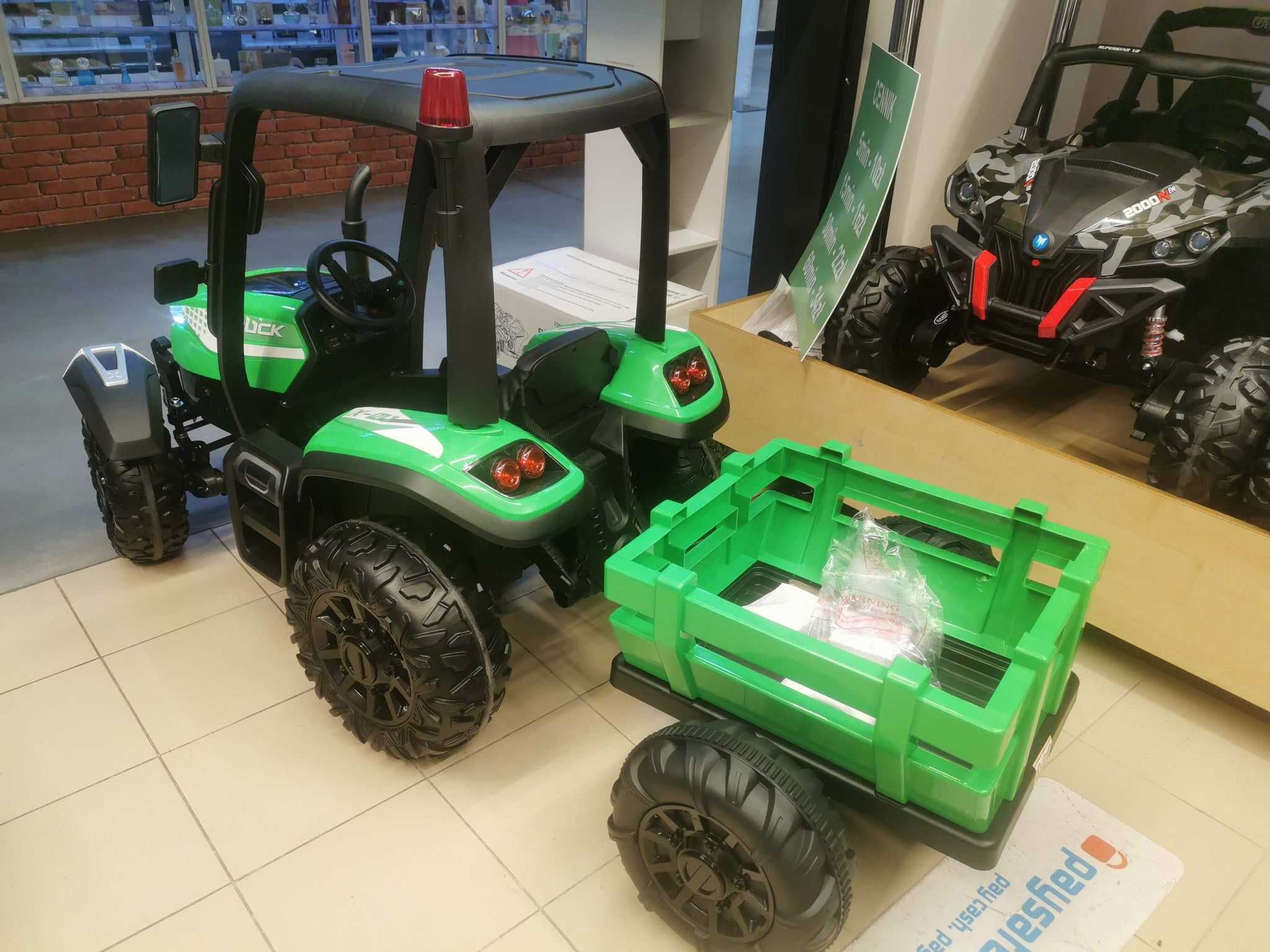 Duży traktor 4x45W z przyczepką auto autko pojazd samochód akumulator
