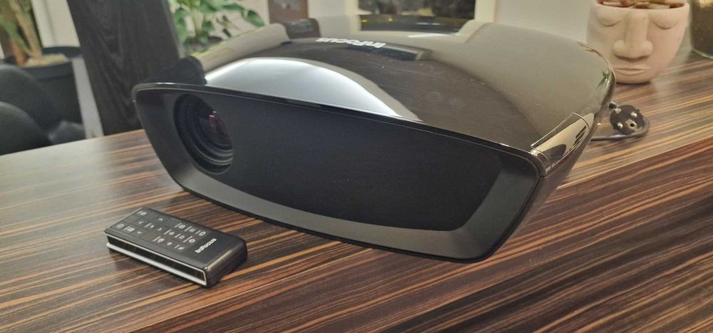 Projektor InFocus IN82 – High-End, Full HD, Lampa tylko 77h!