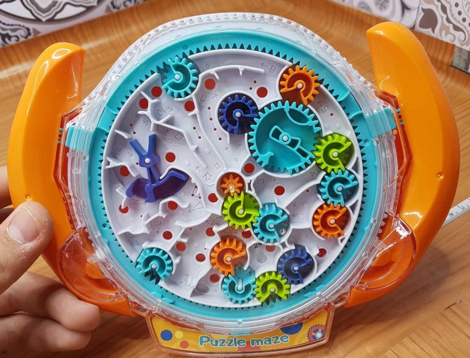 Гра лабіринт головоломка для дітей та дорослих