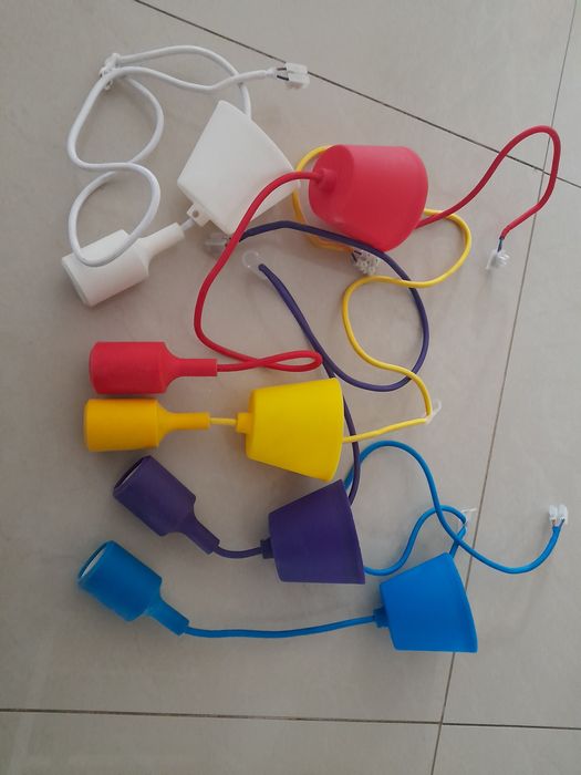 Lampy sufitowe kolorowe