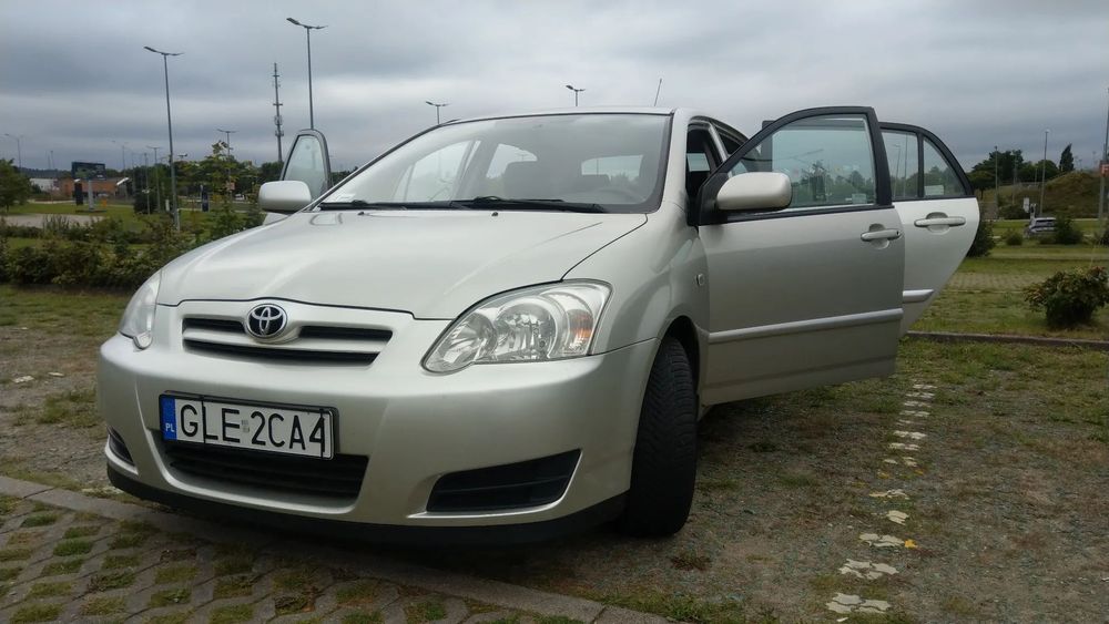 Toyota Corolla 1.6 HB 2007 + Hak