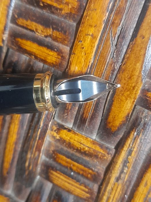 Caneta Dupont Fidélio laca aparo de ouro