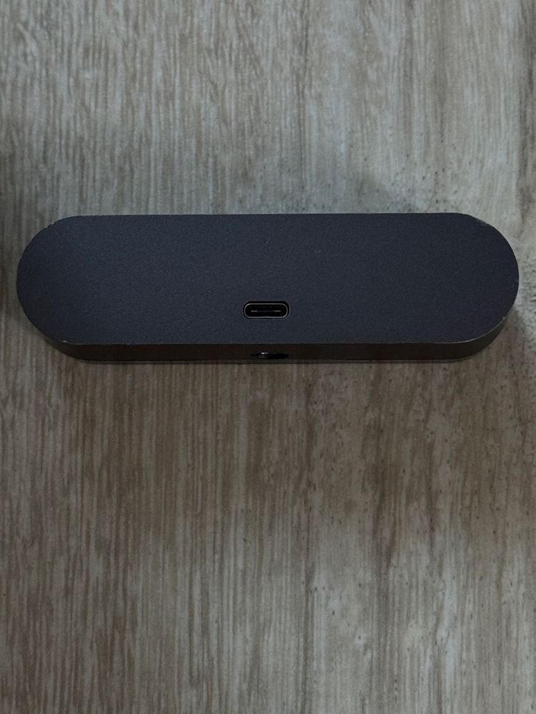 Продам Вебкамеру Logitech Brio HD 4k та штатив Amazon Basics 127см