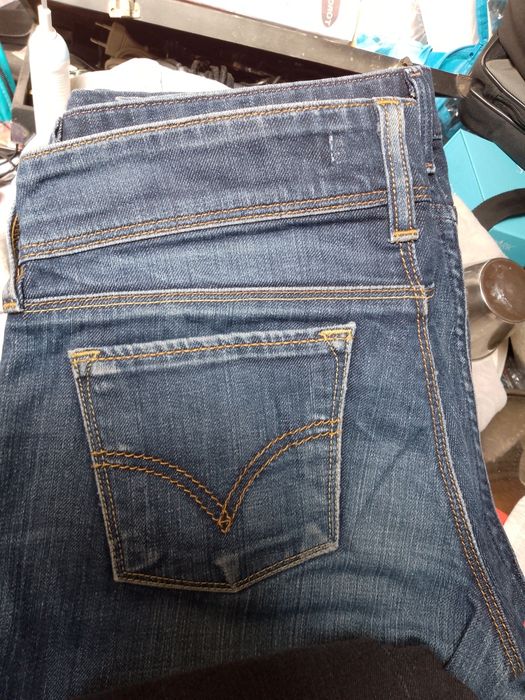 8 Vaqueros Levi's W29