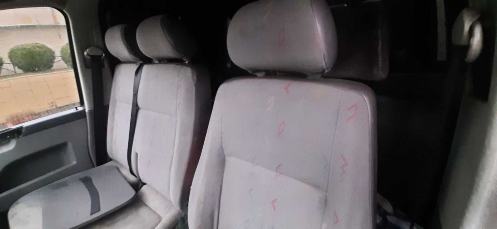 бус Volkswagen T5 дизель  1,9, механика 2006 г/в лонг высокий фаркоп