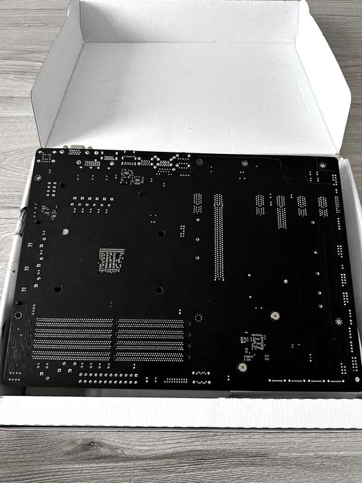 Материнська плата ASRock X370 Pro4 Socket AM4