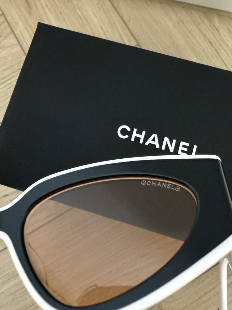 Okukary przeciwsłoneczne Chanel