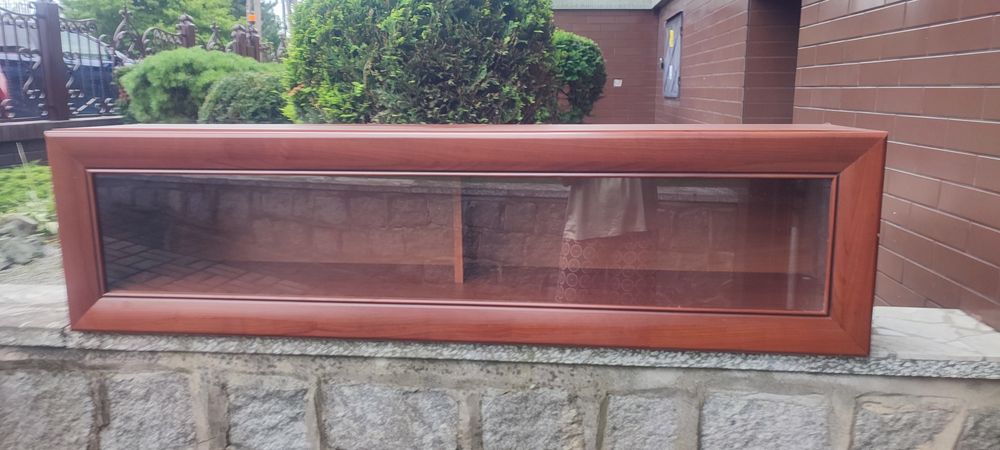 Szklane szafki wiszące