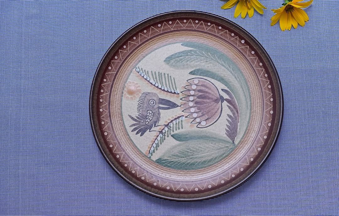 Piękny, ręcznie malowany talerz dekoracyjny ceramiczny KMK