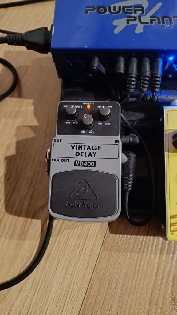 Pedalboard, BOSS OS2, CryBaby GC-95, Chorus Afterglow, Delay VD400