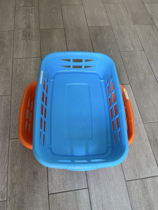 Vendo cestos da roupa em varios tamanhos e cores