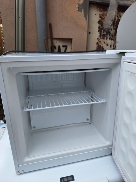 Zamrażarka mini stan idelany .