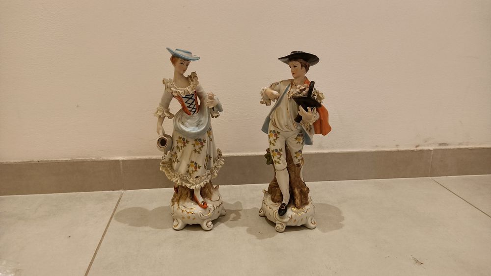 Stare Porcelanowe Figurki Drezno Porcelana Para Kobieta z konewką