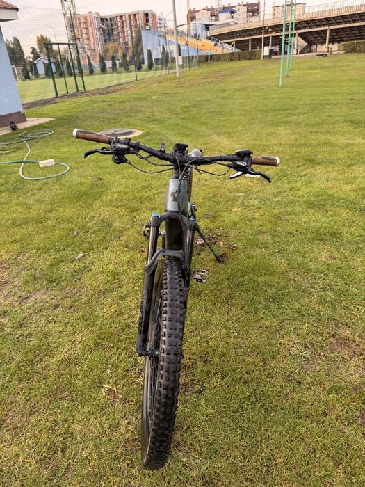 Велосипед ebike cube 750