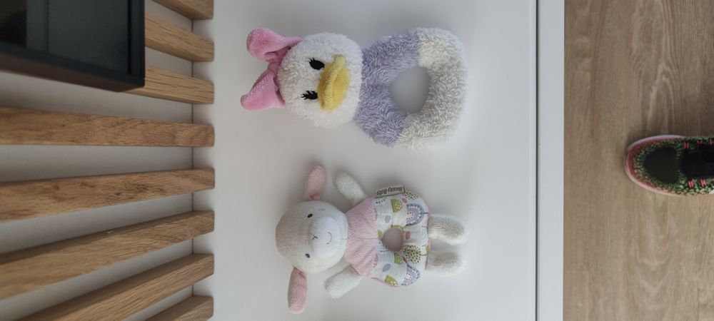 Brinquedos e peluches bebé