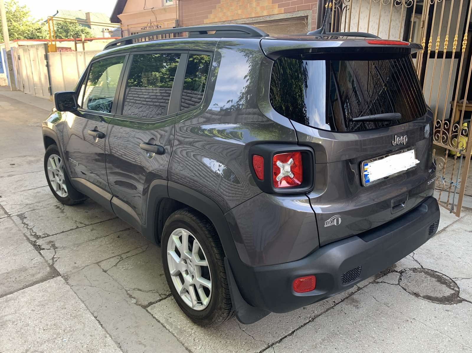 Продаю Jeep renegade.