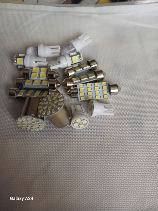 Набір світлодіодних автомобільних лампочок