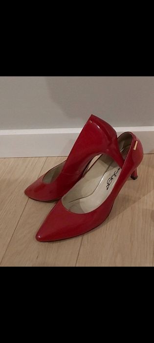 Czerwone skórzane szpilki / czółenka / buty na obcasie r. 39 – stan id