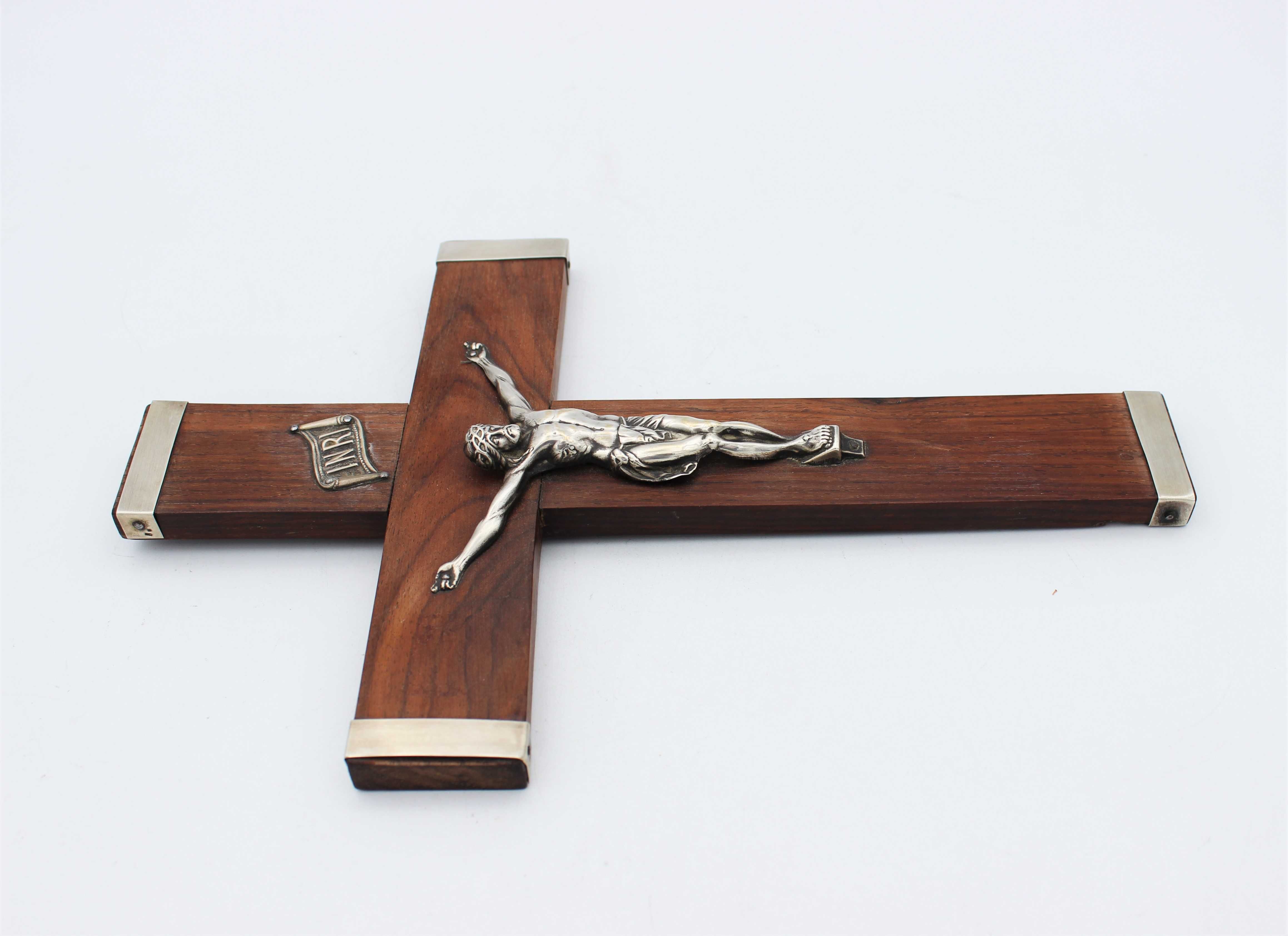 Crucifixo em Pau-Santo e Cristo em Prata Portuguesa