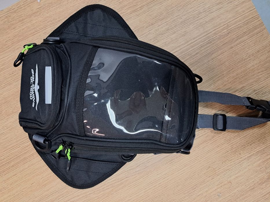 Torba  nakładana na zbiornik paliwa motocykla magnetyczna