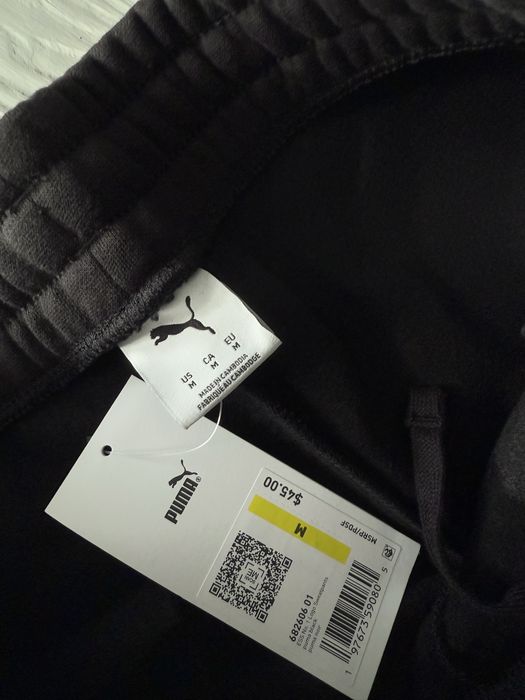 Оригінальний спортивний костюм Puma Essentials