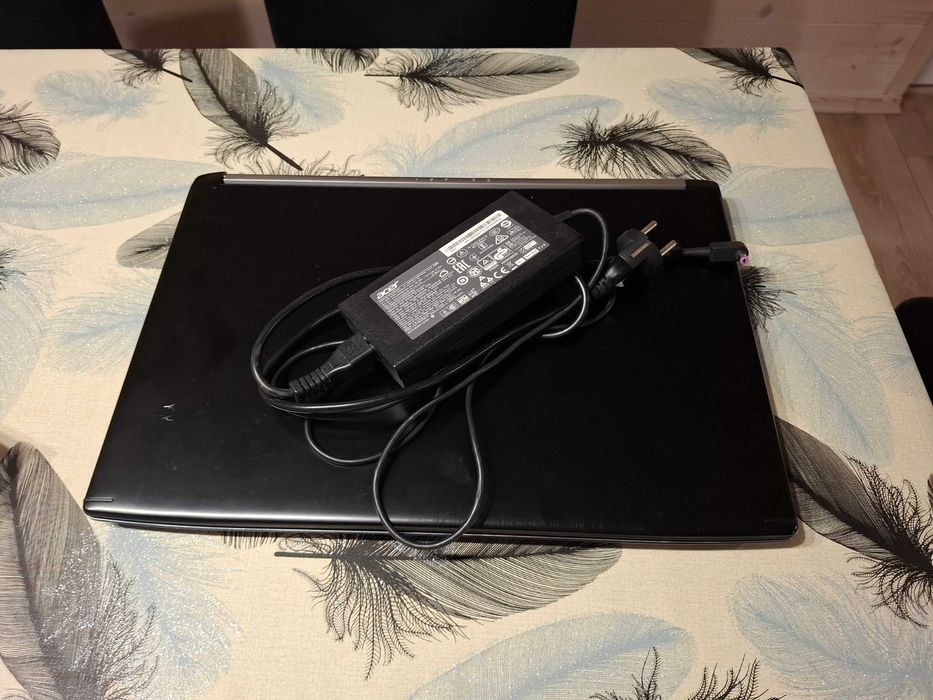 Laptop Acer Aspire 7 A717-71G-568Z