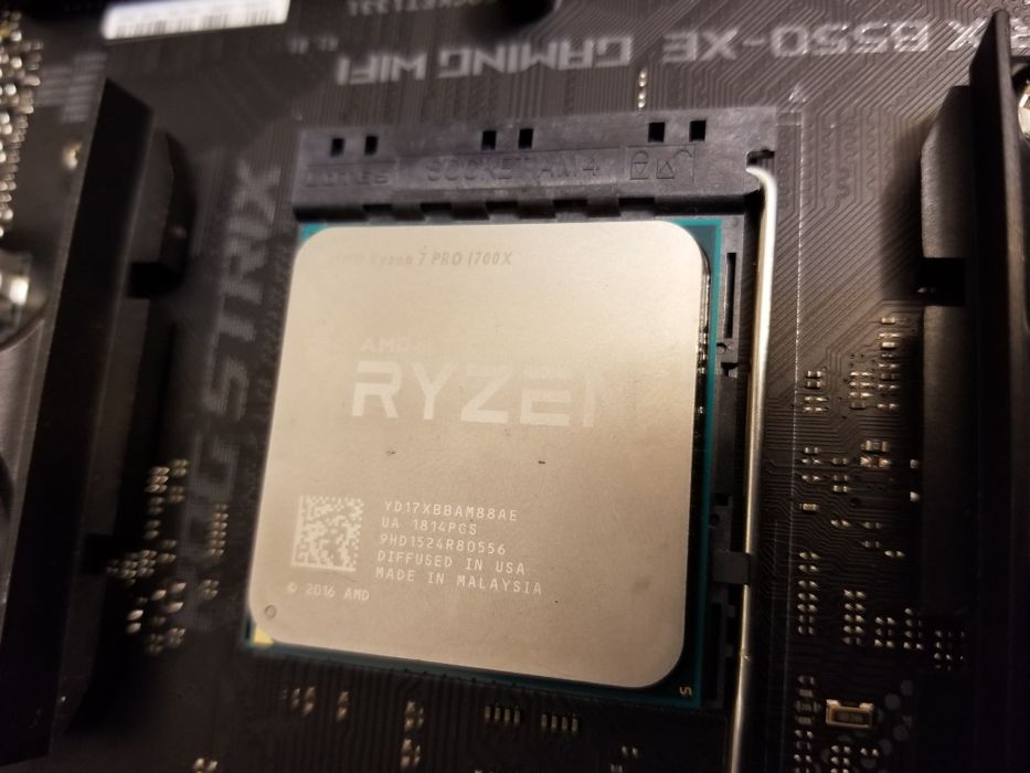 Процессор amd ryzen 7 PRO 1700x 3.4Ghz 8 ядер am4