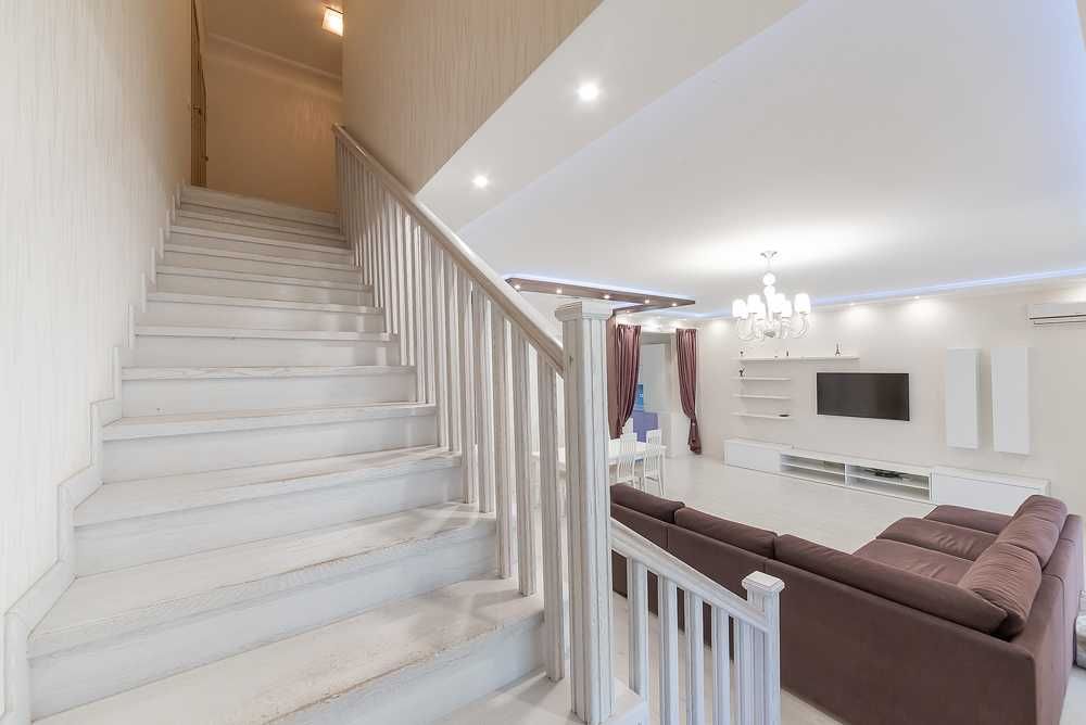 Продаж! Будинок 225м2+10 соток. М.Олександрівка. (метро 10км.)