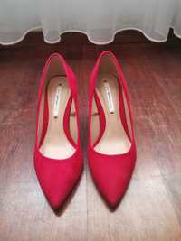 Sapatos vermelhos senhora