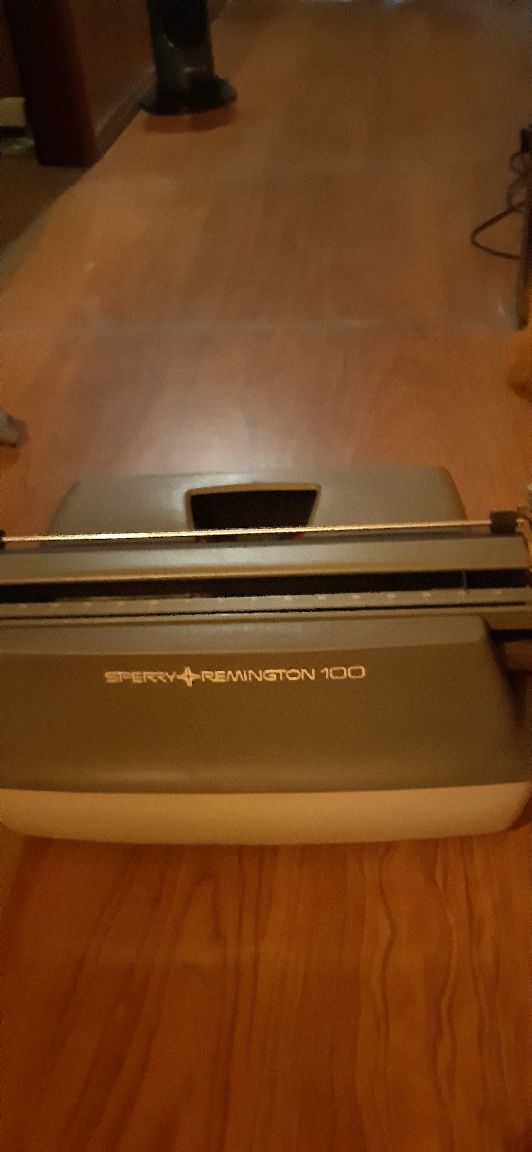 Vendo mMáquina de escrever marca Remington