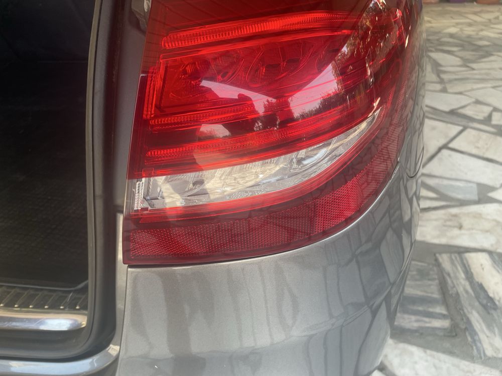 Vendo como novo o meu luxoso Mercedes-Benz classe C 220 Disel