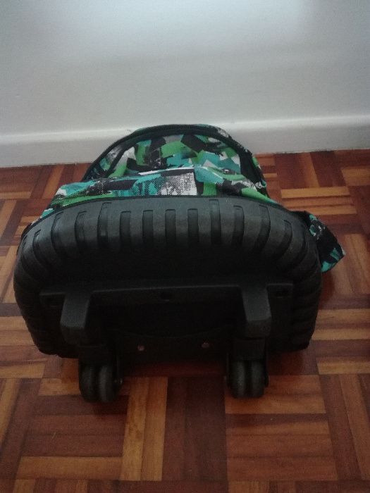 Mochilas com trolley Novas