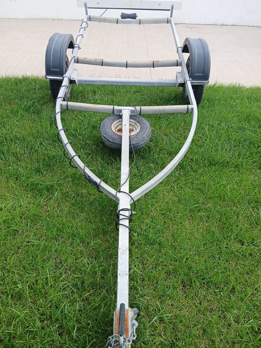 Atrelado para mota de água