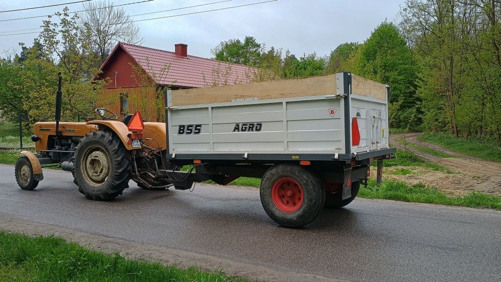 Przyczepa wywrotka jednoosiowa