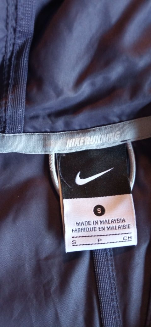 Sportowa kurtka NIKE rozm. S / wiatrówka do biegania.