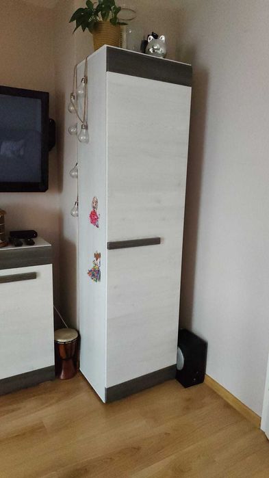 Meble komody i słupek