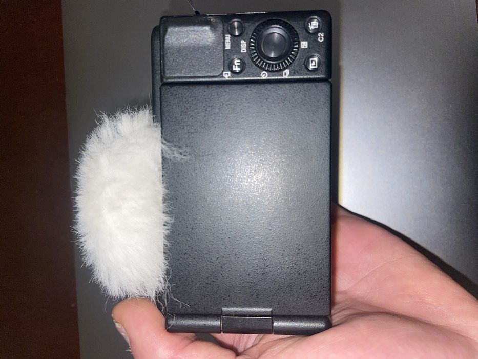 Sony zv-1 стан ідеальний все працює добре знімає супер.ннннннннннннннн