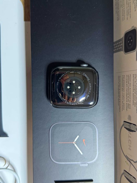 Apple Watch 6 44mm / AW6 44mm z pudełkiem / paski + kabel