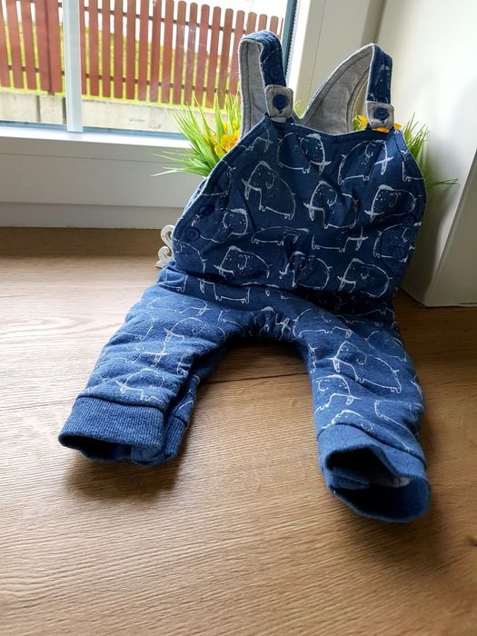 Spodnie ocieplane George na szelkach dla chłopca  roz.74 z Uk.