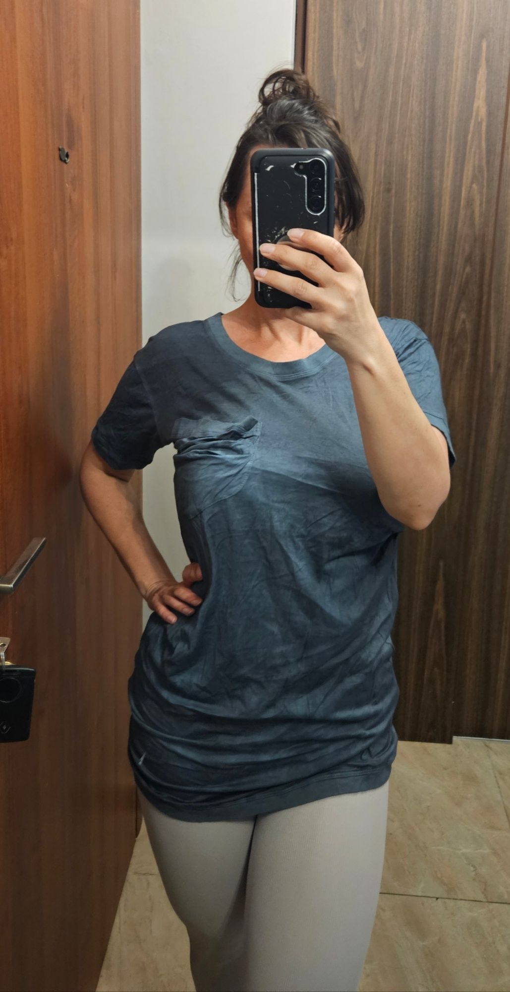 Szara grafitowa koszulka t-shirt Robert Kupisz