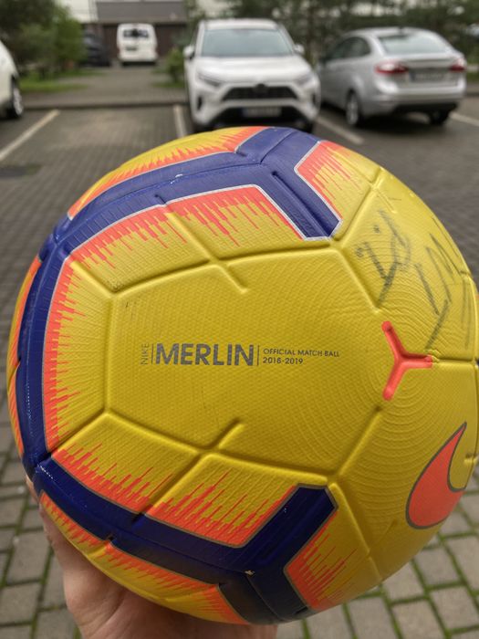 Мʼячі Puma та Nike merlin original!