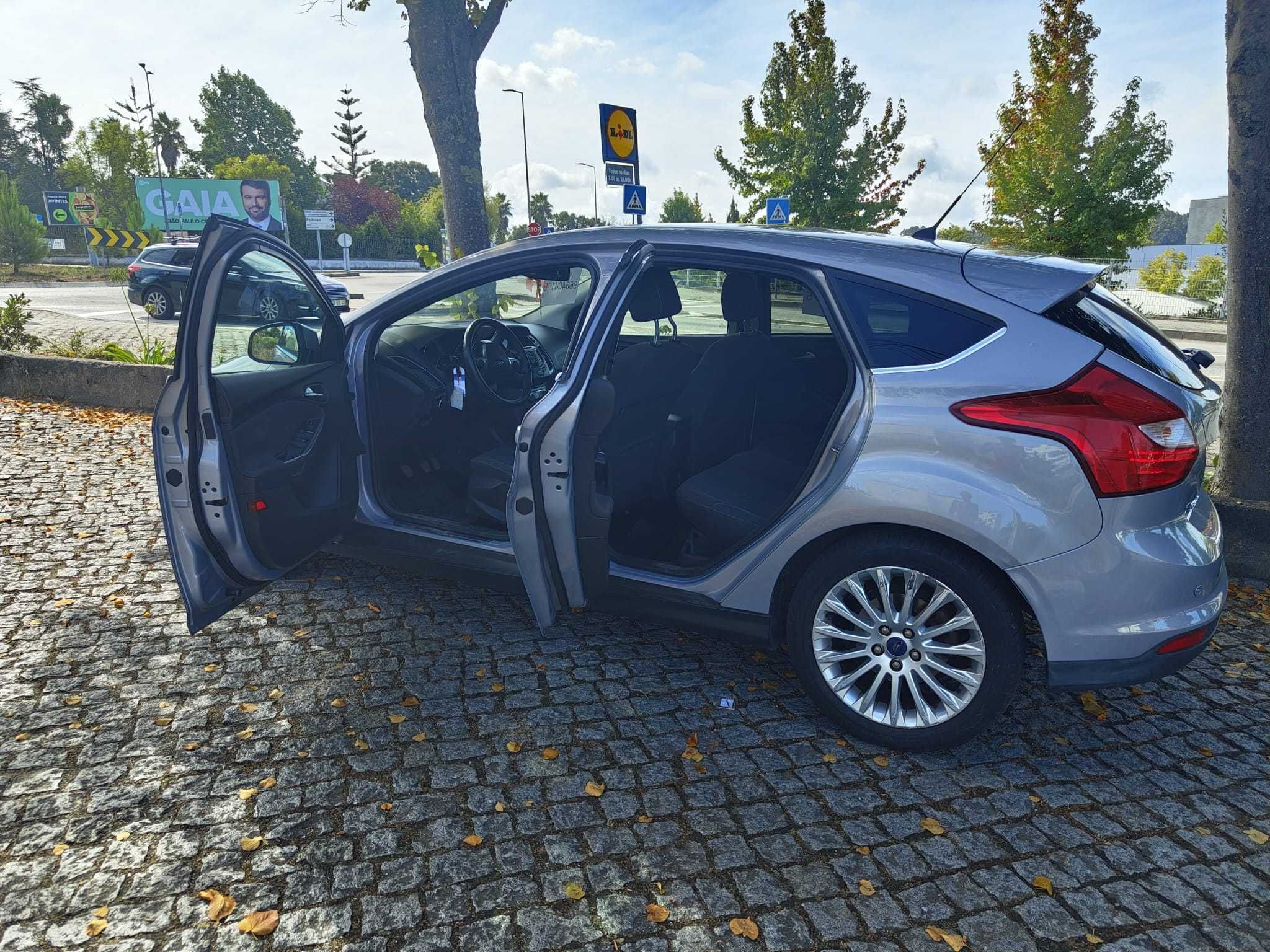 Oportunidade: Ford Focus 2012 em Excelente Estado
