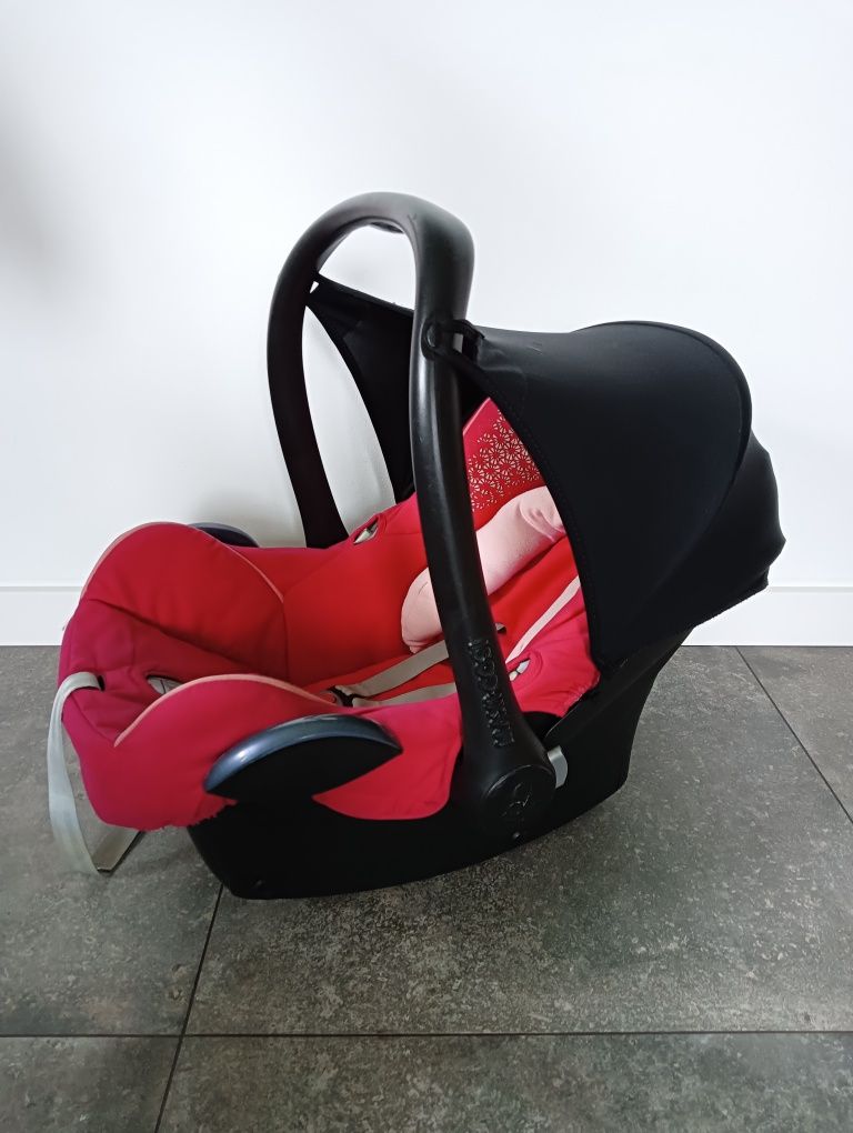 Fotelik  różowy Maxi Cosi cabriofix 0-13 kg nosidełko