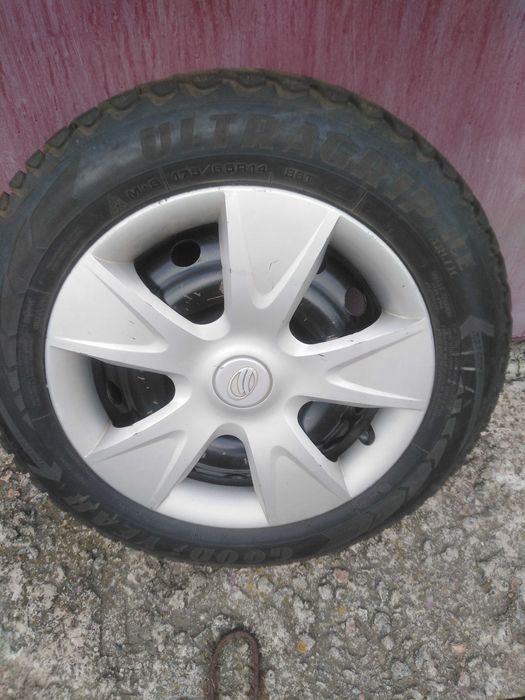 Продам колеса в зборі на зимніх шинах r14 4*100