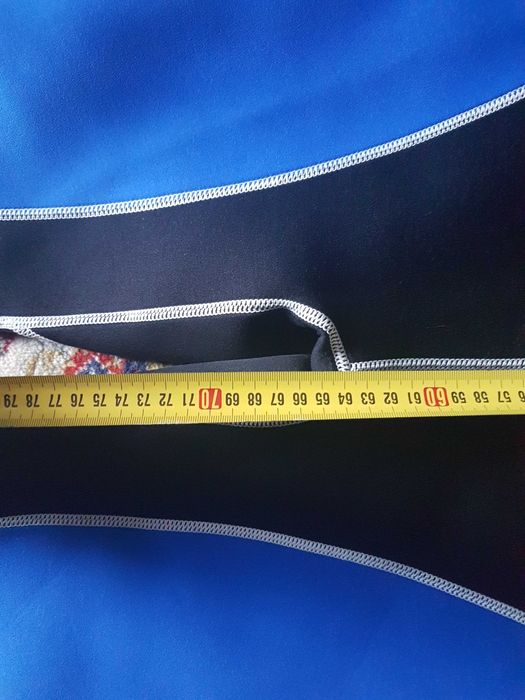 Nowa  Niemiecka pianka do pływania surfingu itp M Tony Brown 50%