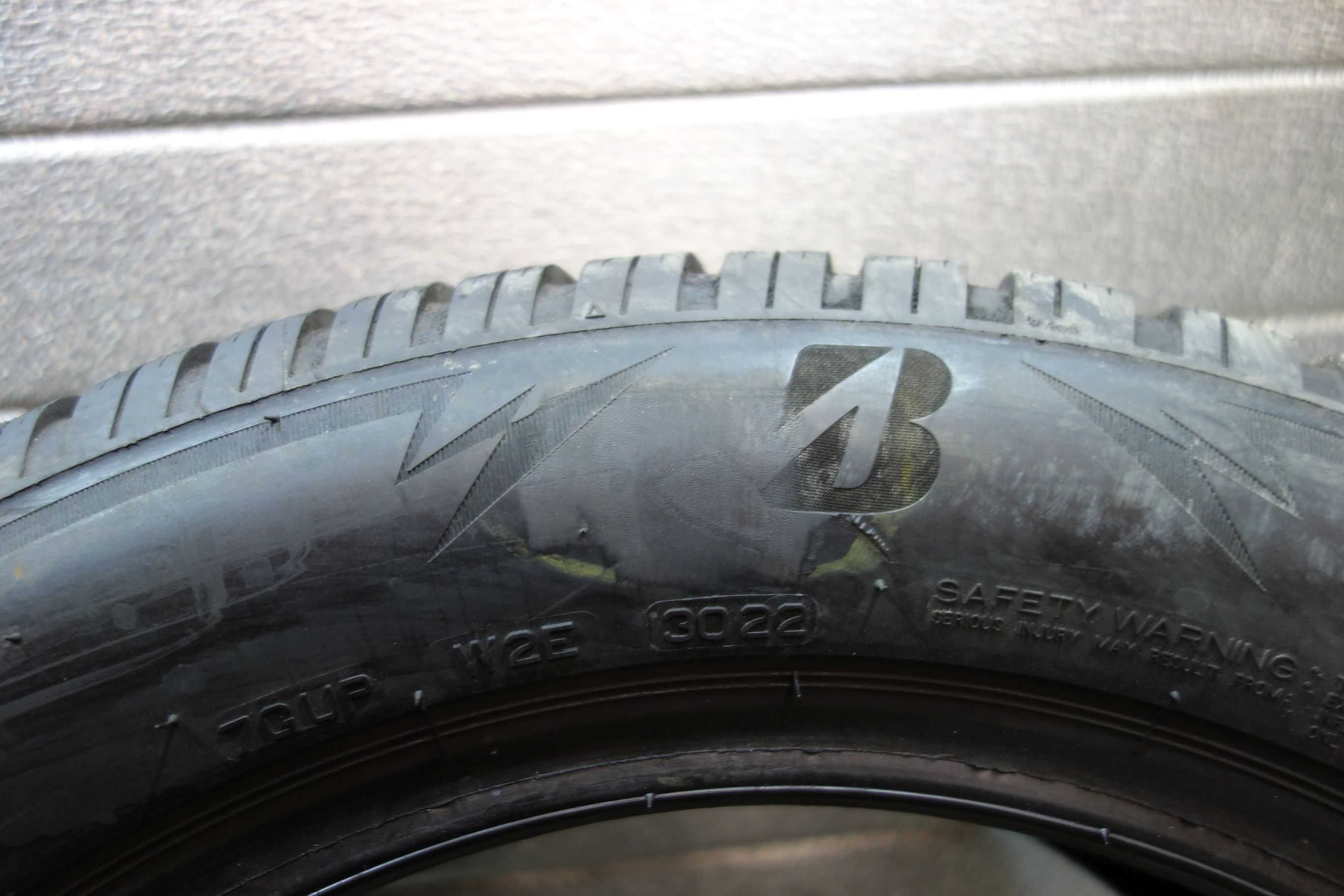 225/55R17 Opony zimowe używane Bridgestone Blizzak LM005 (G20)